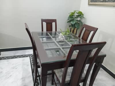 4 seater dining table