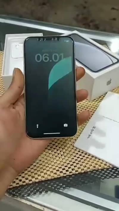 iphone XR 128 GB my WhatsApp 0342==========9369==========990