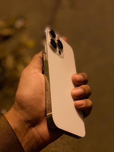 iphone XR urgent sale need mony
