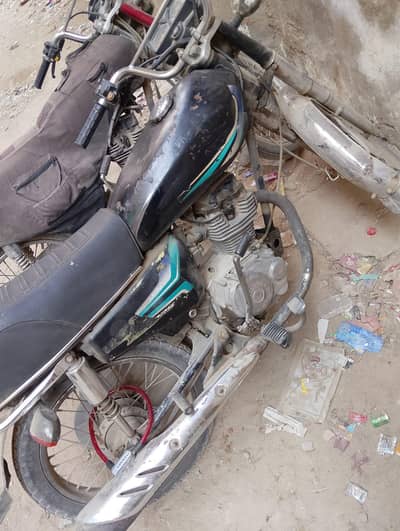 Sp 125 used  model 2017  files all complete