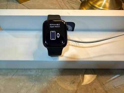 Apple Watch Series 8 45mm 9.5/10 Condition