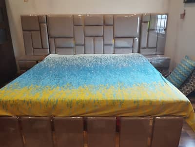 Bed/Double bed/single bed/king size bed/wooden bed/polish bed