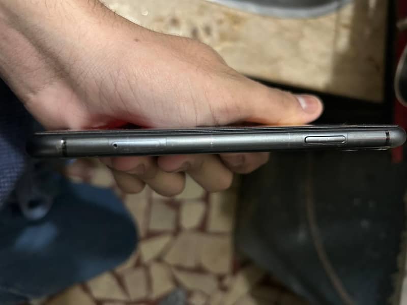 iPhone 11 read caption 5