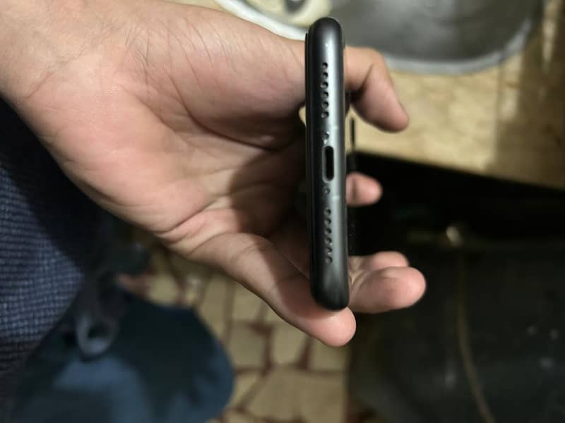 iPhone 11 read caption 7