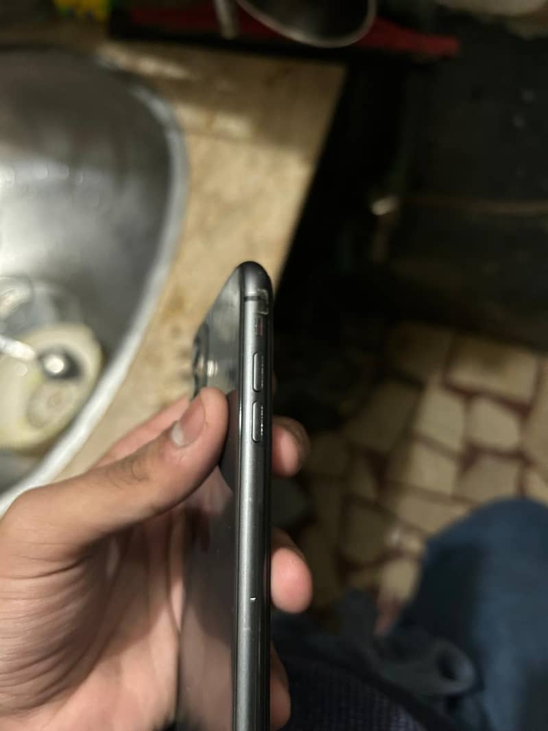 iPhone 11 read caption 9