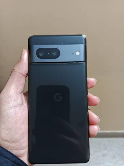 Google pixel 7. . . (C. P. I. D)