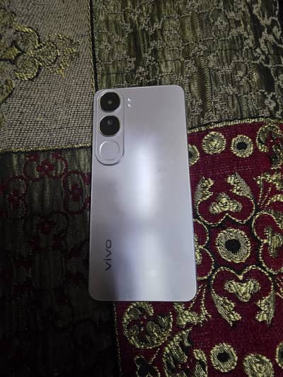 Vivo Y200 – Excellent Condition – Box Available