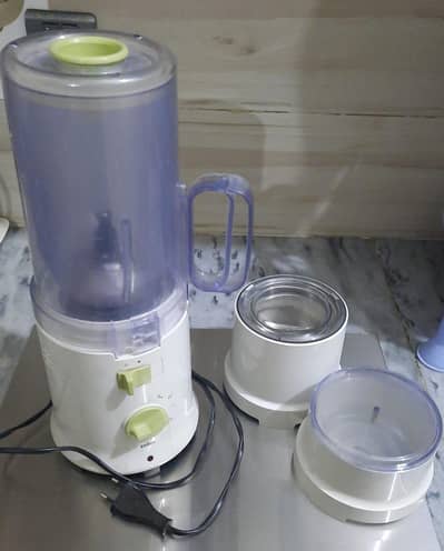 Braun mixer and juicer, kitchen appliances