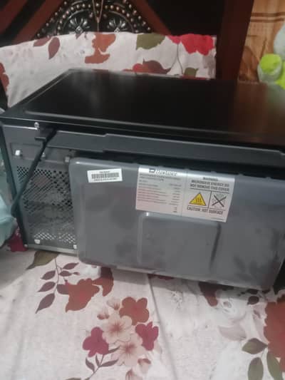 Dawlance ka microwave ha 3 in 1 ha new condition main ha