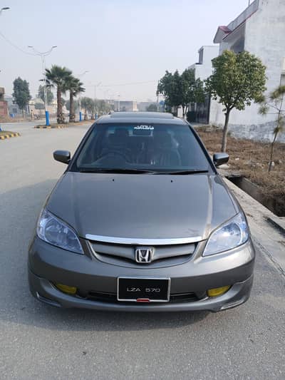 Honda civic Model 2004. LZA. 570