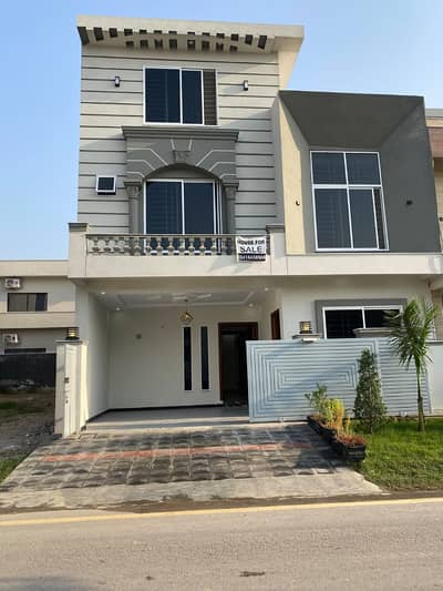 8 Marla Luxury House For Sale