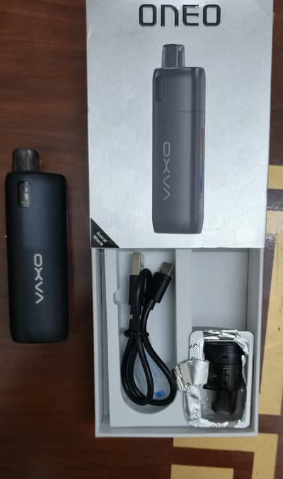 Oxva Oneo pod 1600 mah with RGB lights