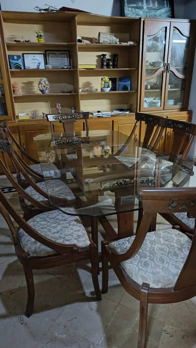 8 seater dining table 10 by 10 condition