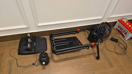 Logitech g29 + stand + shifter  compatible with ps4 ps5 and pc