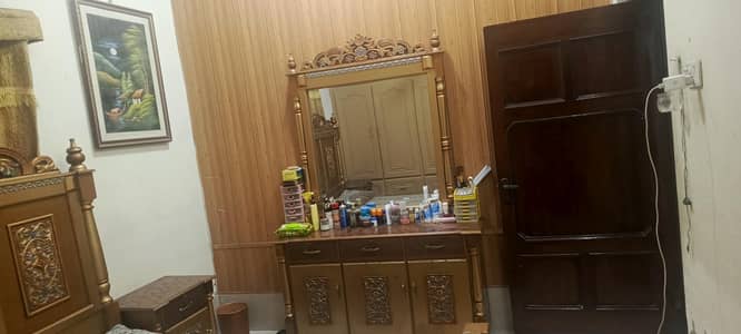 Deco paint good condition bed set