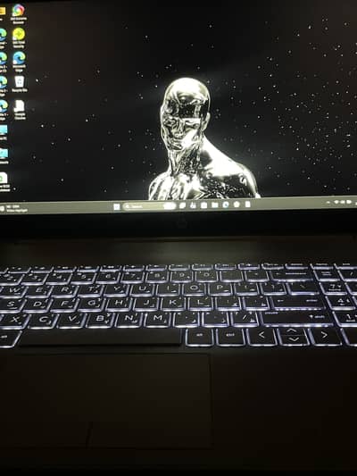 HP Laptop 15-dw3xxx – Windows 11 Pro (Excellent Condition)