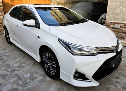 Toyota Corolla Altis Grande CVT-i 1.8 2017