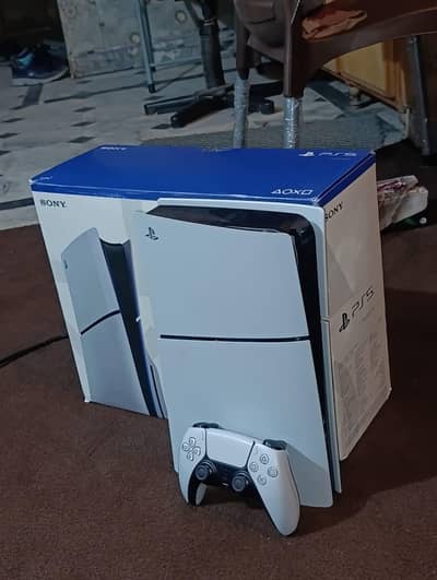 PS5 slim Disc Edition With box  ONLY 2 months Used