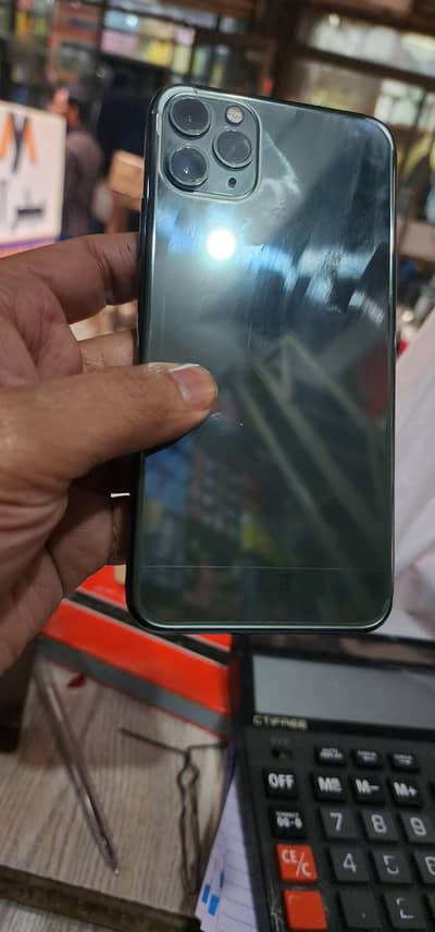 iphone 11 pro max 256gb  (pta approved)