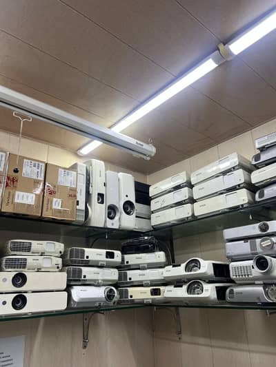BRANDED 2K 4K USED DATA PROJECTORS AVAILABLE ACER PANASONIC VIEWSONIC