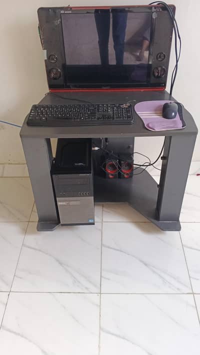 i am selling my pc  key bord mouse led