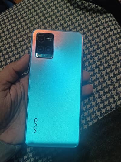 Vivo y32 with box and charger