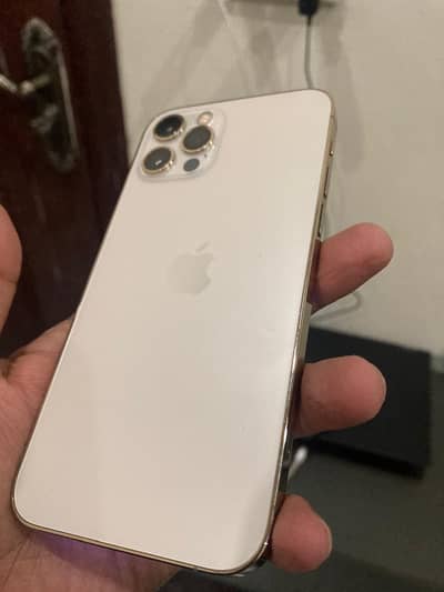 Iphone 12 pro Gold