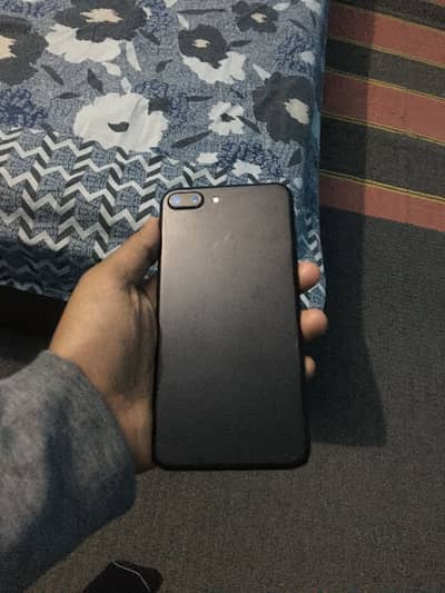 iphone 7 plus.   128gb