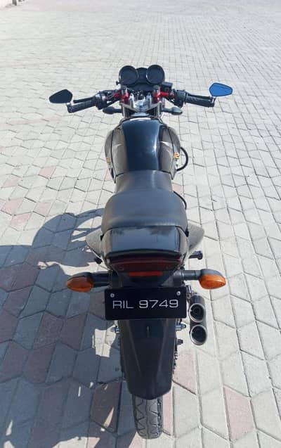 یما وائی بھی ار 125 جی بلیک کلر