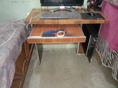 table for computer and sturdy