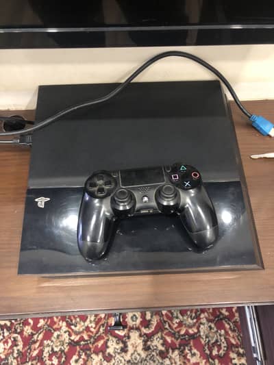 PS4-1200 series wirh games and controller
