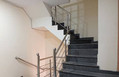 1 BED FURNSHID FALTE IS AVAILABLE PER DAY 5000 CITI HOUSING GUJRANWALA