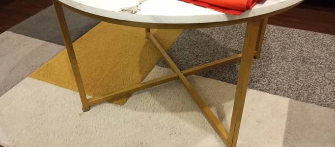 Good condition center table for sale