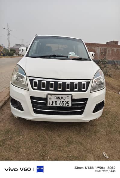 wagon r vxl 2019 model total genuine. minor front screen line