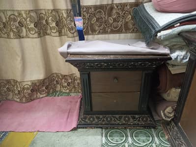 Complete bed room set with out mettres