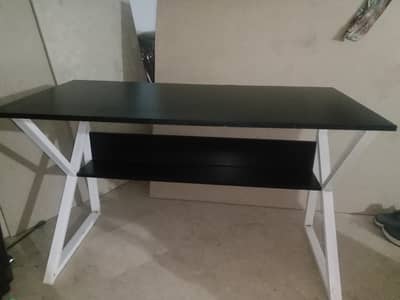 office table/ gaming table/ study table/ executive table