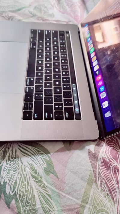 MacBook pro 2016 full specs