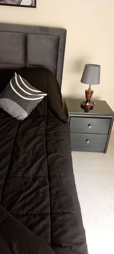 king-size bed sude tables dressing table with stool stand up mirror