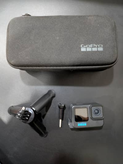 Gopro Hero 11 Black. . . Read ad's carefully