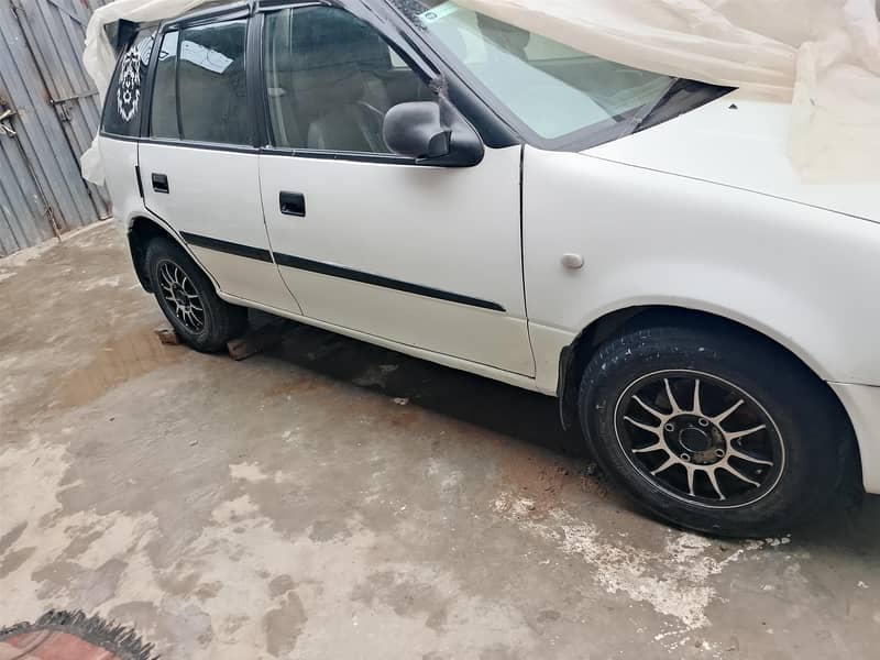 گاڑی اچھی کنڈیشن میں ھے کا نمبر سیالکوٹ کا ھے بک فایل جینوئن ھے 0