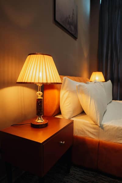 1 BED LUXURY FURNISHED PAY DAY WEEKLY FOR RANT IN GULBERG GREEN