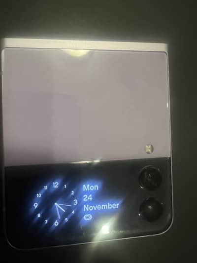 Excellent condition galaxy z flip 5g