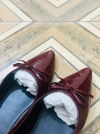 Stylo burgundy pumps