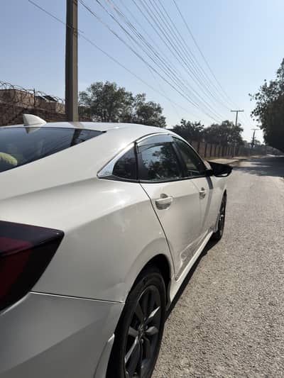 Honda Civic Turbo 1.5 White Genuine Condtion 2020/21