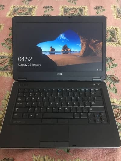 i5, 4th generation 8 gb ram, 256 gb ssd 2 gb graphic card