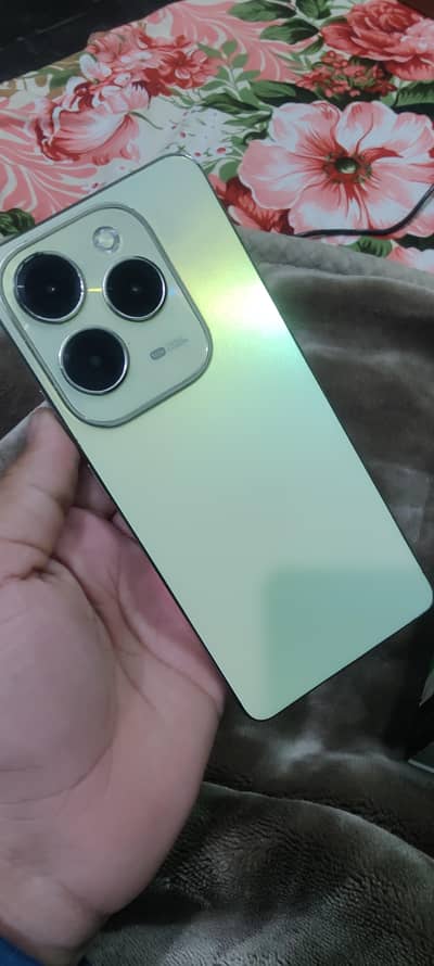 Infinix Hot 40 For Sale 8GB 256GB With Box