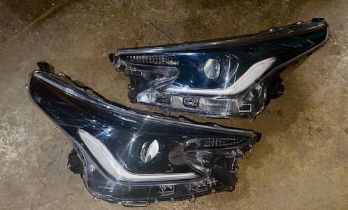 Yaris/Corolla/Head Lights/Back Lights Fog Lights Bumpers/Grills/fender