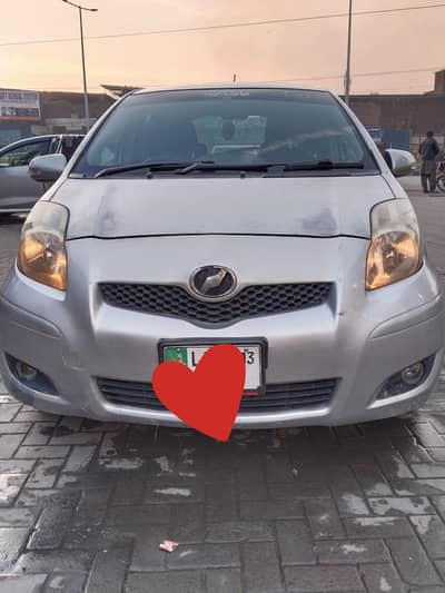 Toyota vitz 8/13