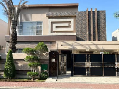 ONE KANAL LUXURY FURNISHED HOUSE AVAILABLE FOR RENT WITH SOLAR