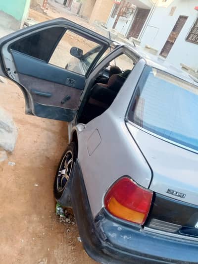 for sale urgent  1998 LCD back camera laga howa ha gari main koi kam